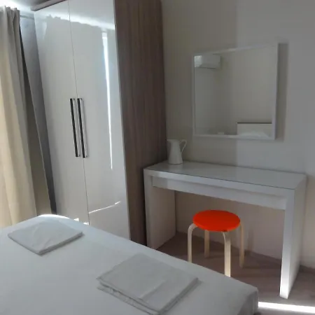 Lara Apartmán