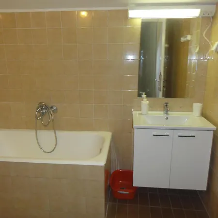 Lara Apartmán